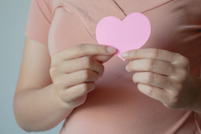 Read more about the article Poznaj budujące cytaty o macierzyństwie